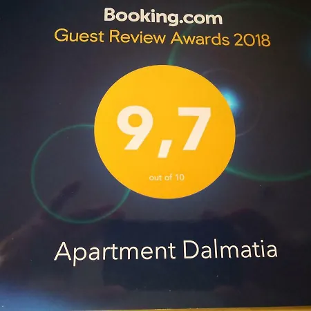 Dalmatia Apartman *